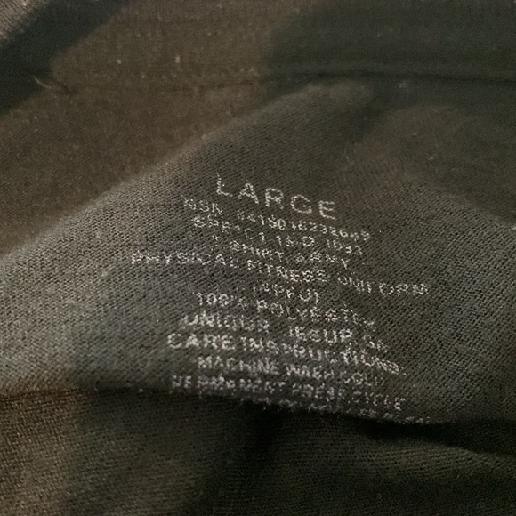 US Army black and yellow long sleeved P T-shirt - Picture 3 of 3